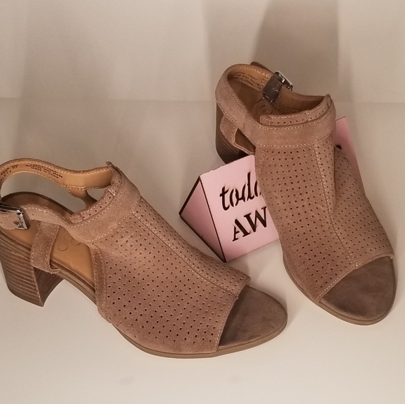 LIKE NEW Franco Sarto Suede Shoes - Picture 2 of 11